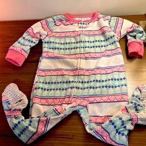 EUC Carters Baby Girls 1 piece Fair Isle Fleece Footie Pajamas in pink and teal